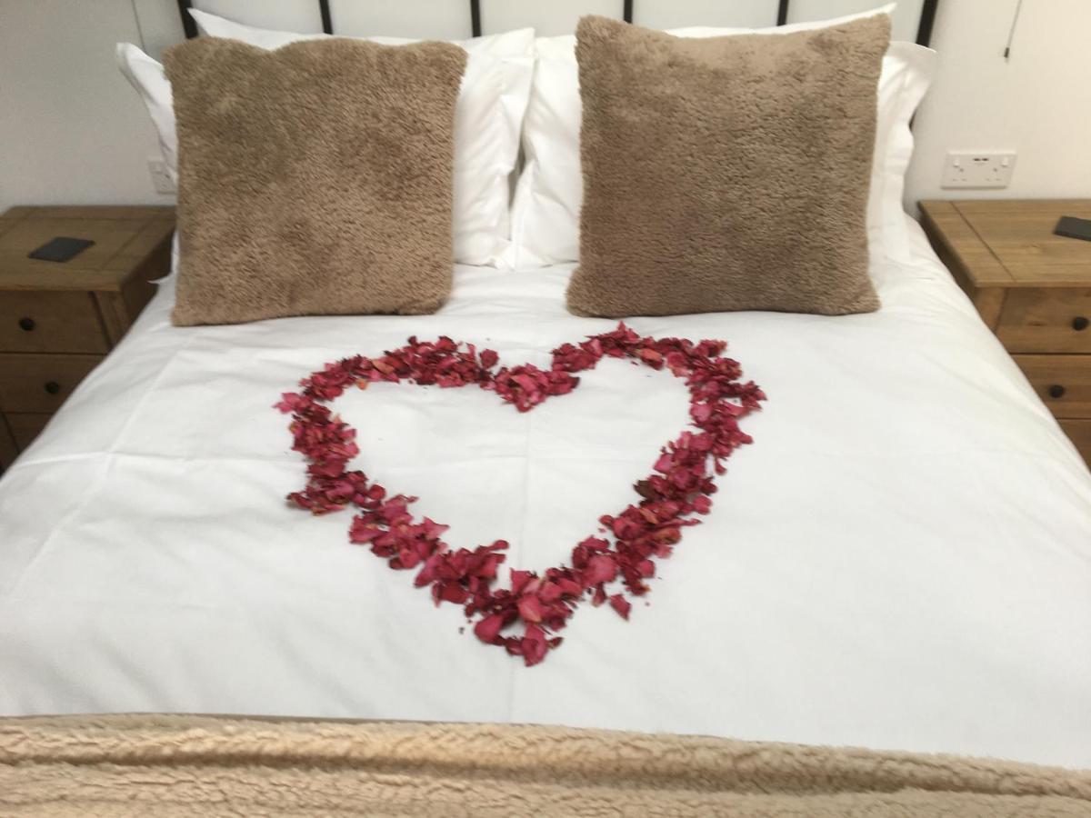 Вилла Stargazing Retreat Merton  Экстерьер фото