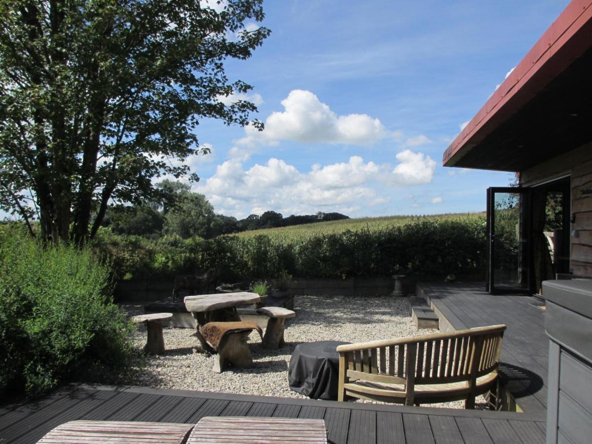 Вилла Stargazing Retreat Merton  Экстерьер фото