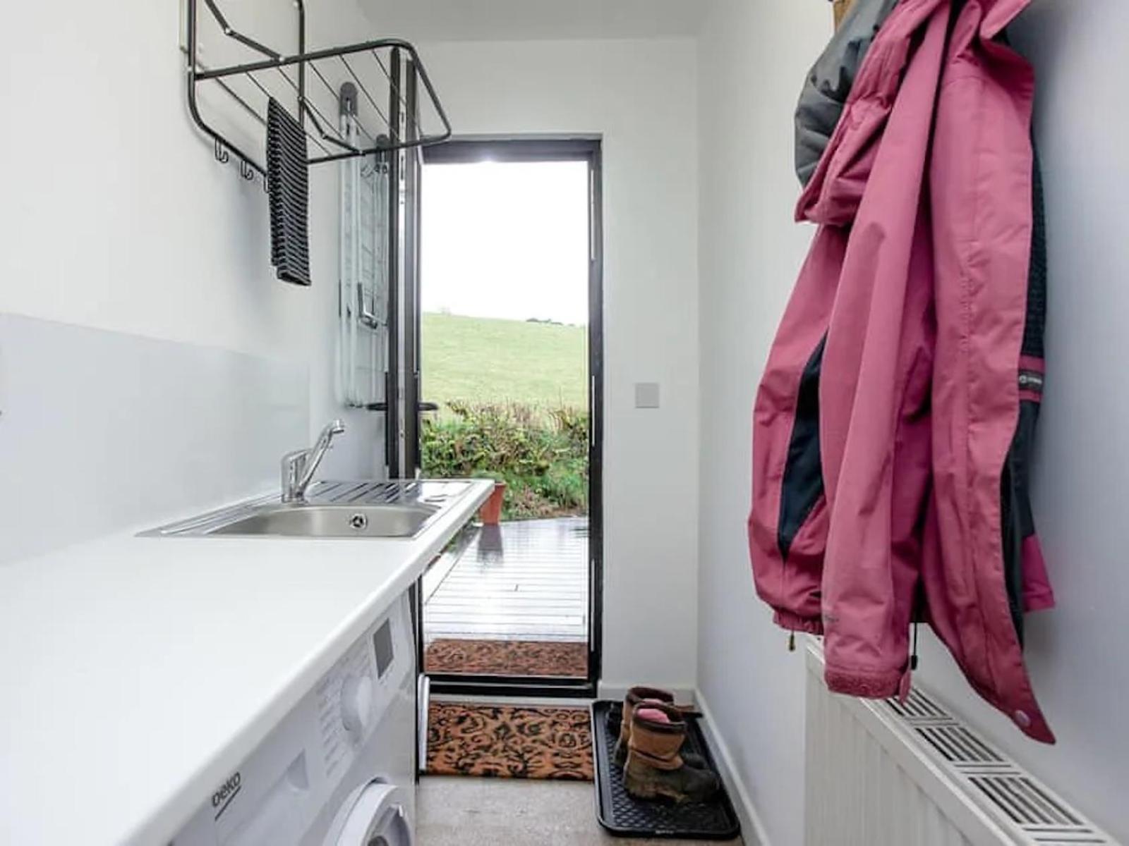 Вилла Stargazing Retreat Merton  Экстерьер фото